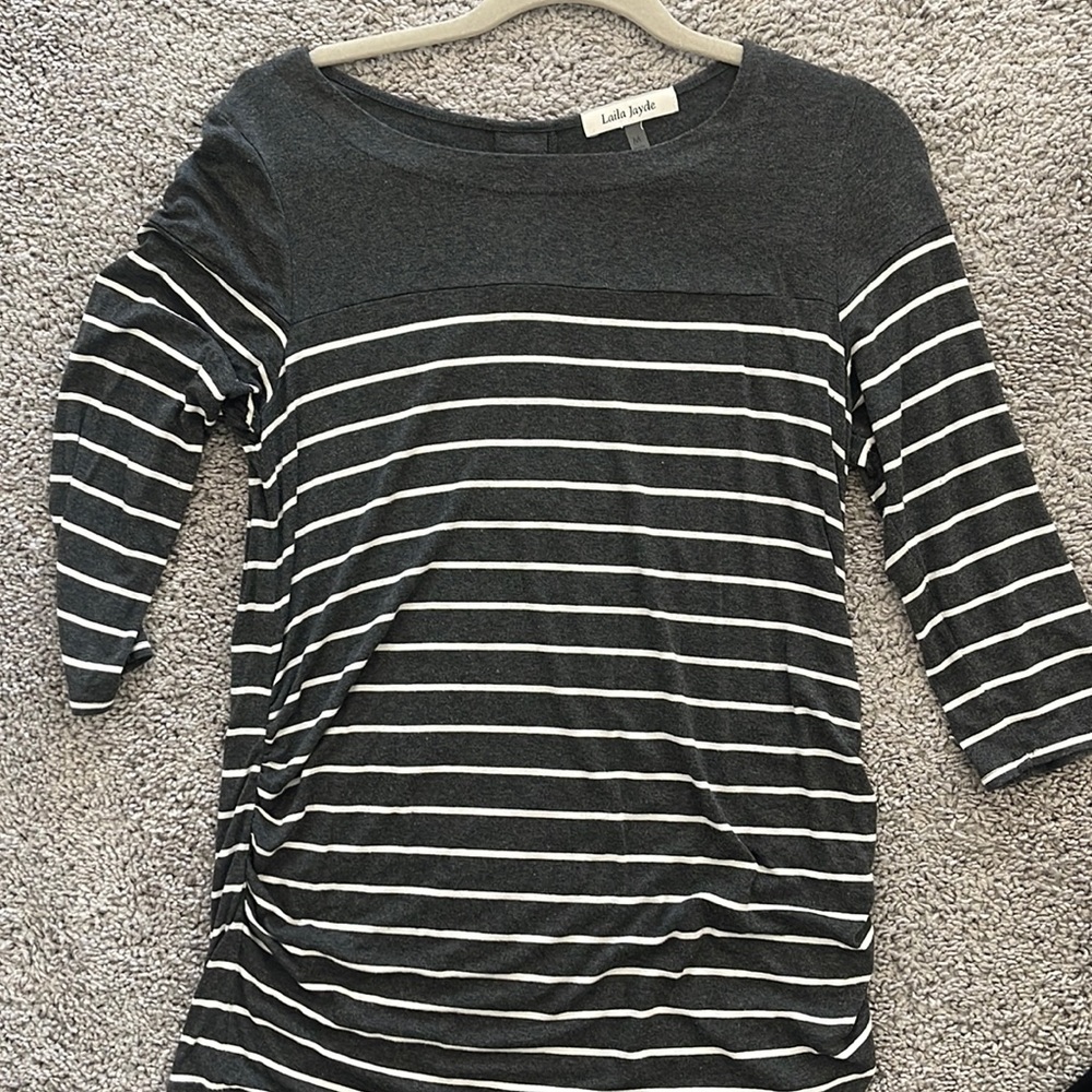 Laila Jayde maternity top size medium 3/4 length sleeve